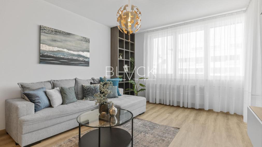 BLVCK - Bývanie vo vinohradoch a do mesta na bajku? Tento 2-izbák pod Karpatmi čaká na teba.