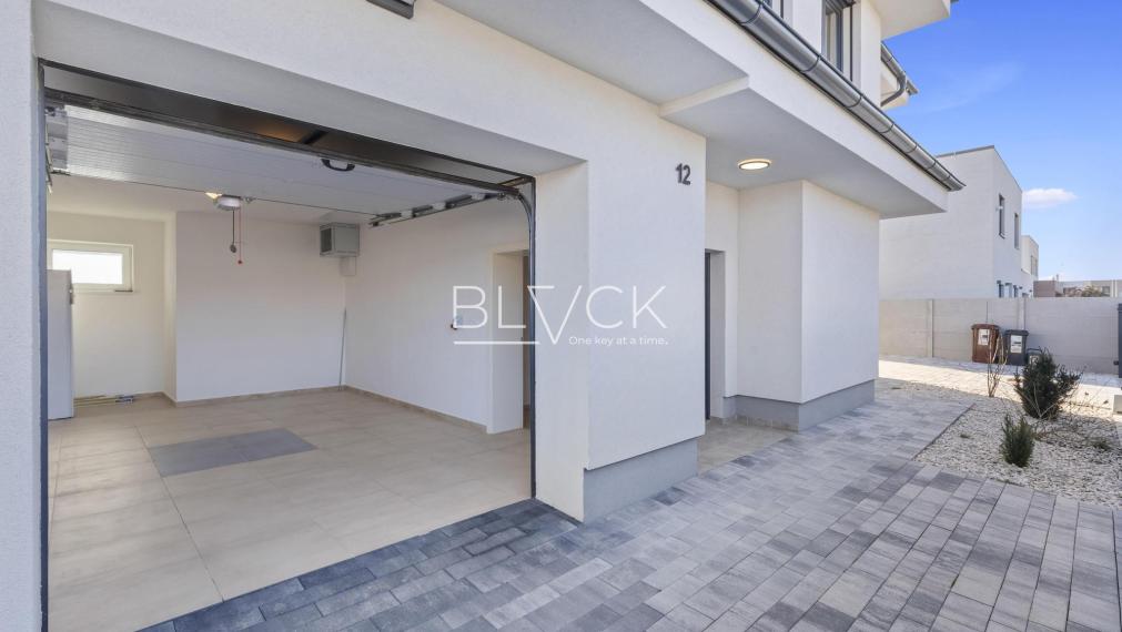 BLVCK - Dom, kde neurčuješ len interiér, ale aj pravidlá.