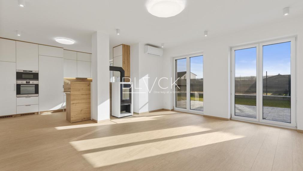 BLVCK - Dom, kde neurčuješ len interiér, ale aj pravidlá.