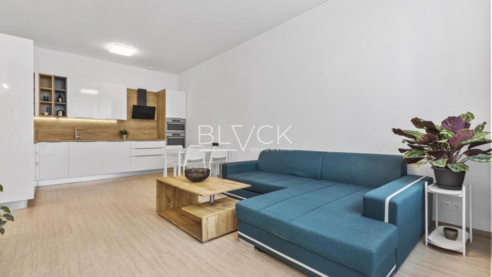 BLVCK - OMNIA. 2izbový byt, ktorý hrá podľa tvojich pravidiel