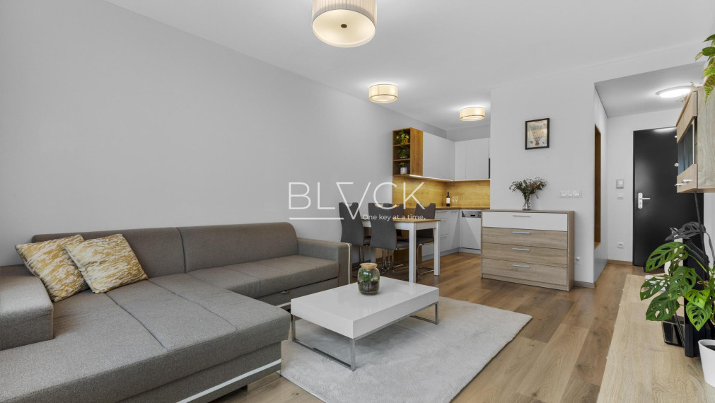 BLVCK - Pod tebou mesto. Pred tebou rozhodnutie - 2izb byt FUXOVA