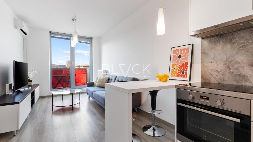 BLVCK – Malý? Nepodceňuj ho. 2-izbák v Apollise