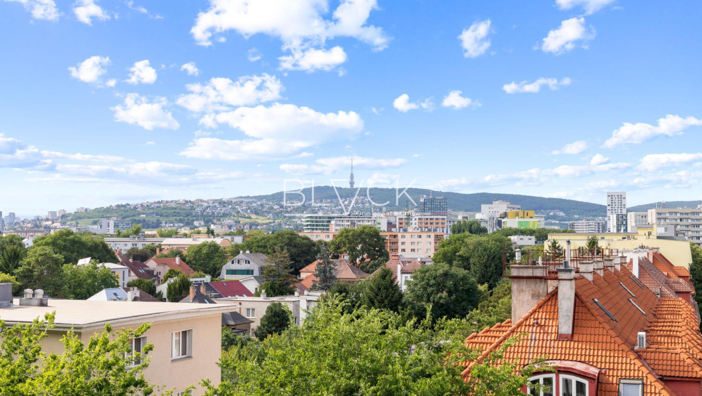 BLVCK – Malý? Nepodceňuj ho. 2-izbák v Apollise