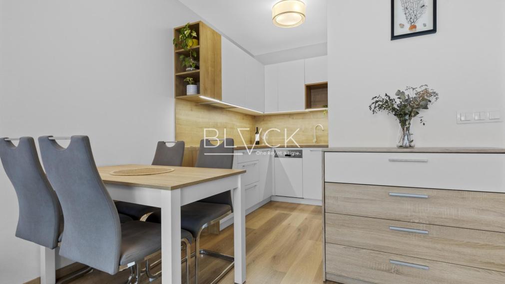 BLVCK - Pod tebou mesto. Pred tebou rozhodnutie - 2izb byt FUXOVA