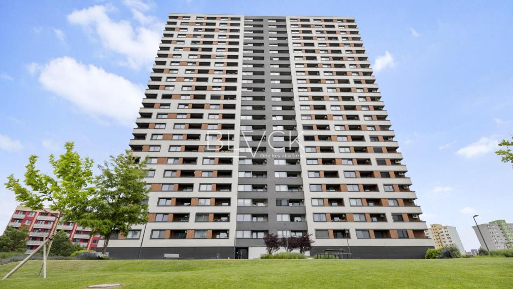 BLVCK - Pod tebou mesto. Pred tebou rozhodnutie - 2izb byt FUXOVA