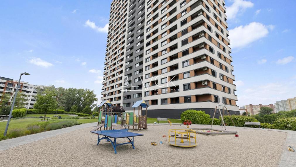 BLVCK - Pod tebou mesto. Pred tebou rozhodnutie - 2izb byt FUXOVA