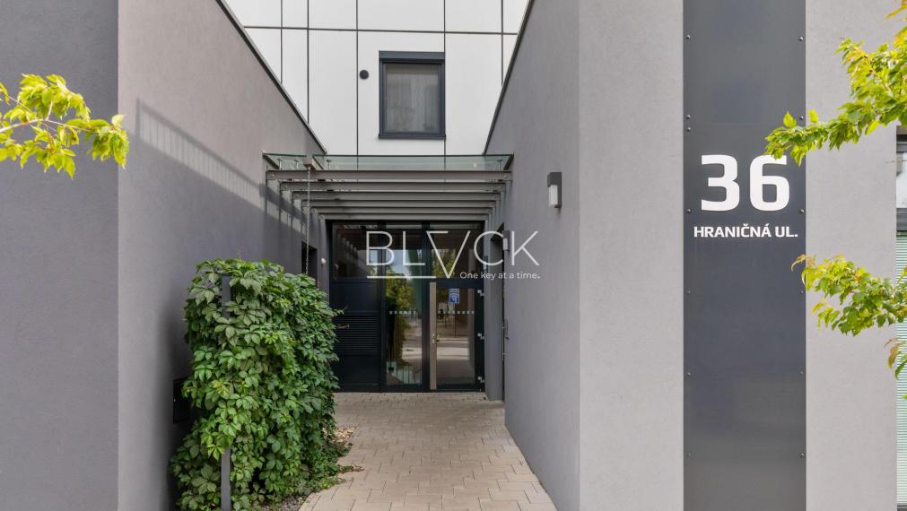 BLVCK - Nuppu. Nie každý potrebuje Sky Park