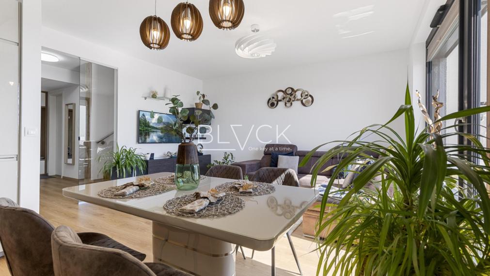 BLVCK – Mezonet vo Flat 75. Nie každý na to má. Ty áno.