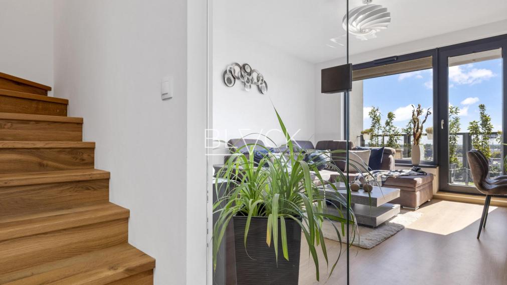 BLVCK – Mezonet vo Flat 75. Nie každý na to má. Ty áno.