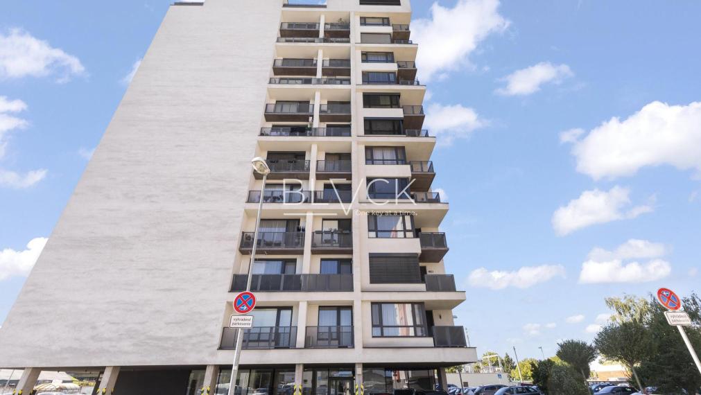 BLVCK – Mezonet vo Flat 75. Nie každý na to má. Ty áno.