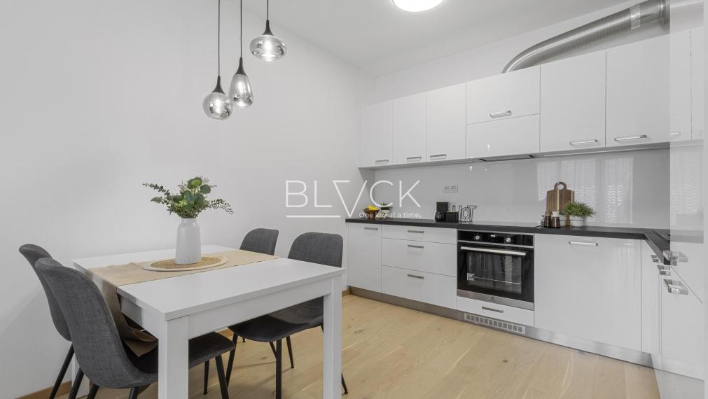 BLVCK - Nie je to len byt. Je to ZWIRN.