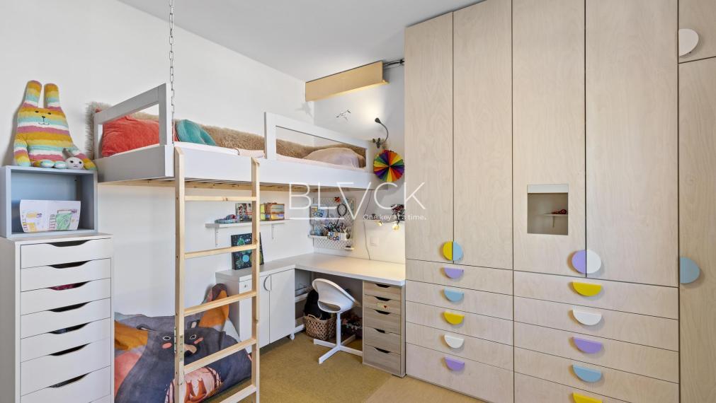 BLVCK - Slnečnice pod rukami architektov. Nie developera.