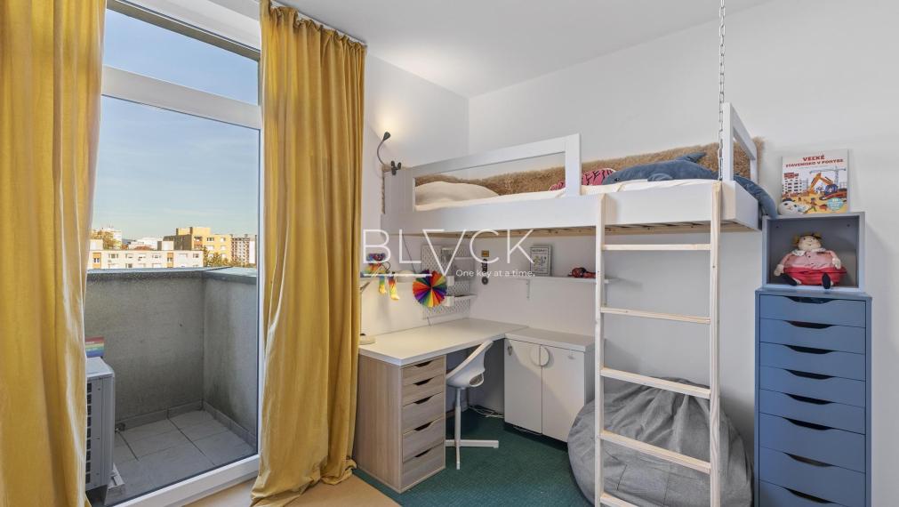 BLVCK - Slnečnice pod rukami architektov. Nie developera.