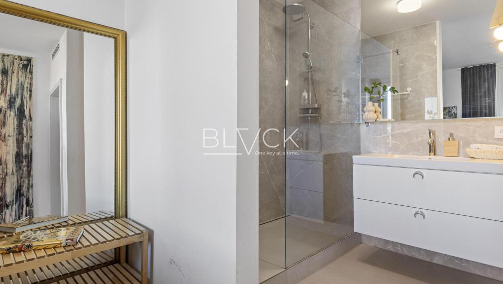 BLVCK - Slnečnice pod rukami architektov. Nie developera.