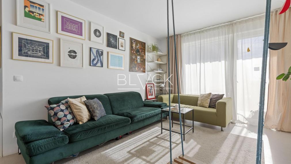 BLVCK - Slnečnice pod rukami architektov. Nie developera.