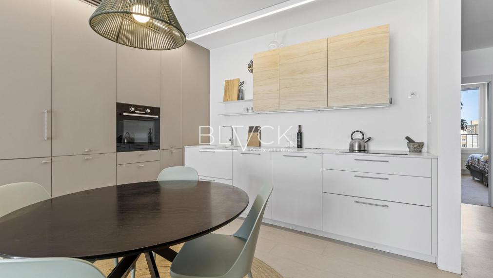 BLVCK - Slnečnice pod rukami architektov. Nie developera.