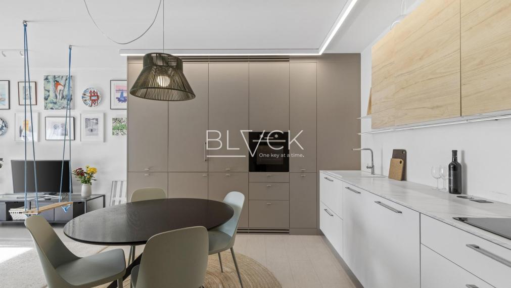 BLVCK - Slnečnice pod rukami architektov. Nie developera.