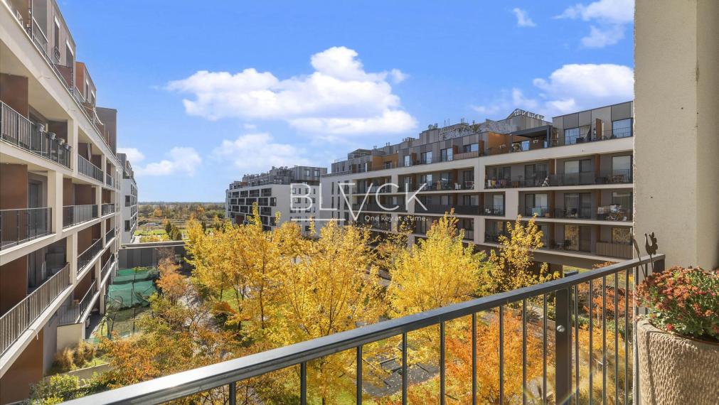 BLVCK - Slnečnice pod rukami architektov. Nie developera.