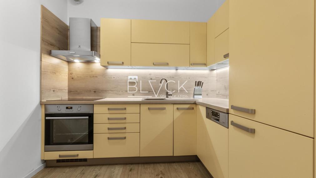 BLVCK - Pri Mýte. Pripojený k mestu