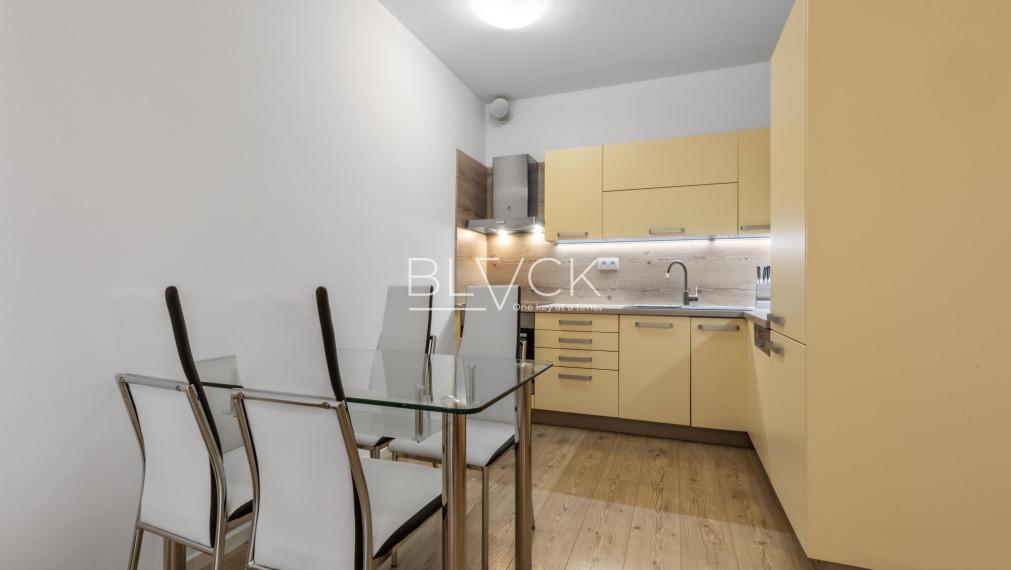 BLVCK - Pri Mýte. Pripojený k mestu