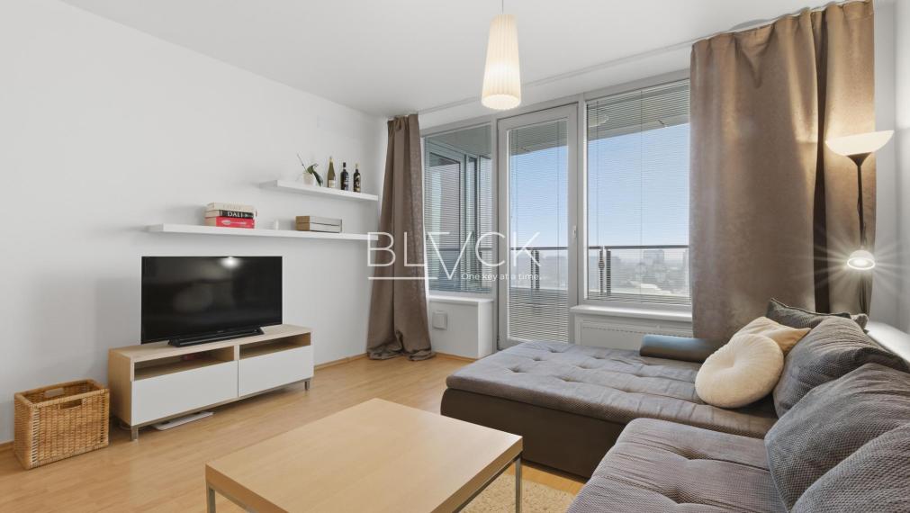 BLVCK - Tri veže. Nad vecou.