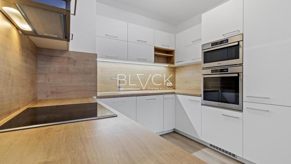 BLVCK - Urban Residence. Hodina času navyše