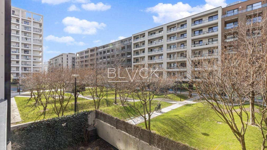 BLVCK - Urban Residence. Hodina času navyše