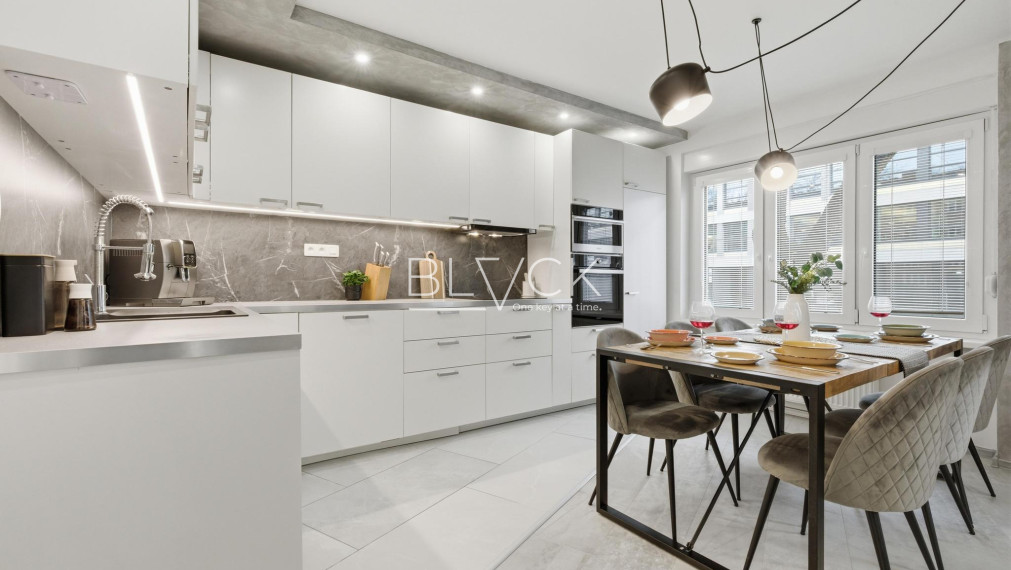 BLVCK - Nivy. Veľký byt. Malé starosti.