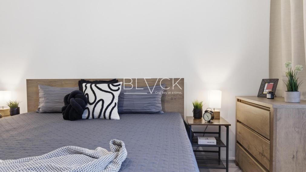 BLVCK - Nivy. Veľký byt. Malé starosti.