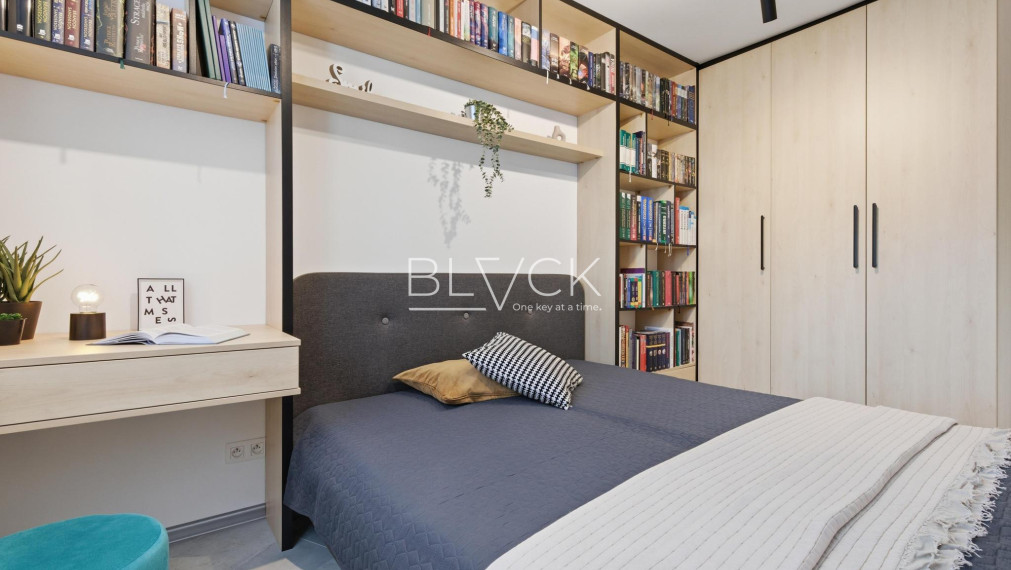 BLVCK - Nivy. Veľký byt. Malé starosti.