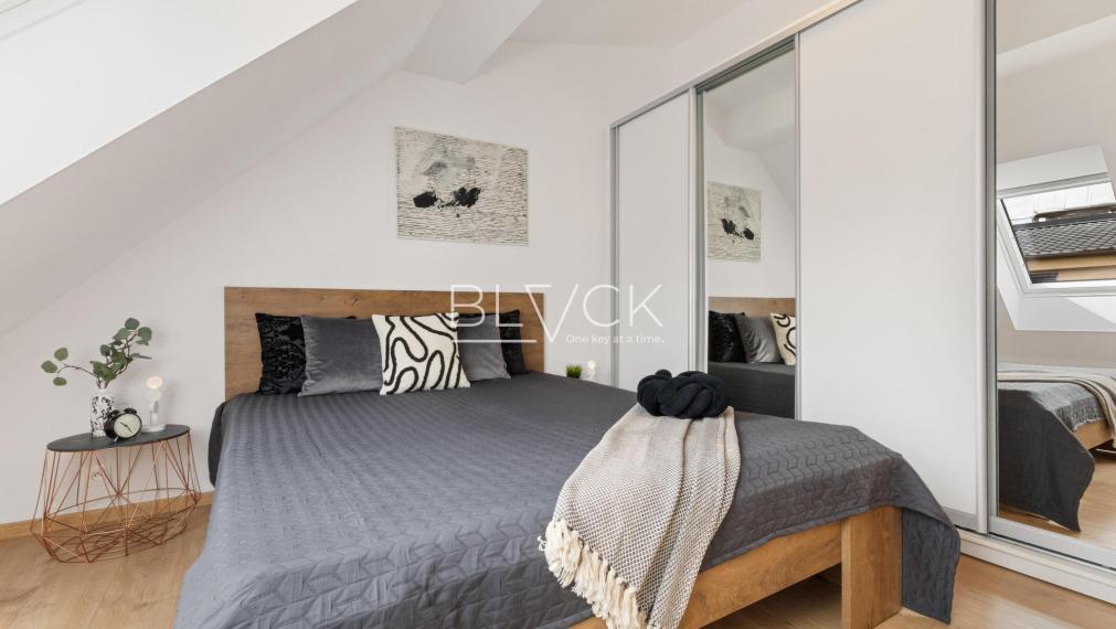 BLVCK - Reklama na ticho. A svetlo