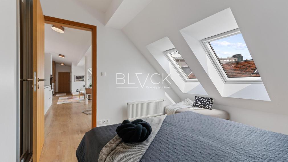 BLVCK - Reklama na ticho. A svetlo