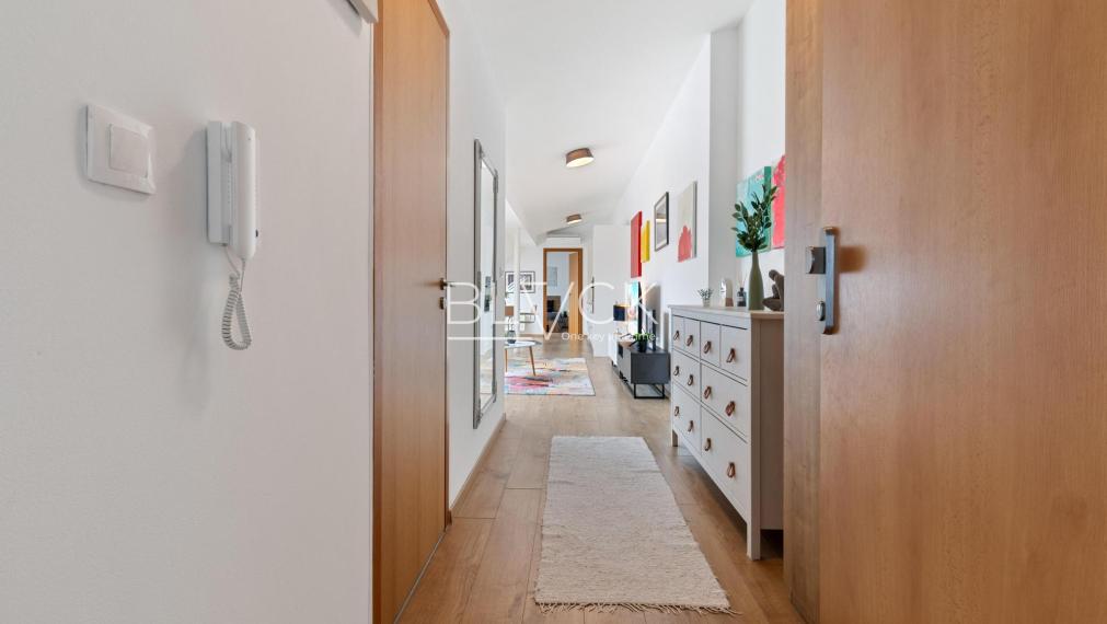 BLVCK - Reklama na ticho. A svetlo