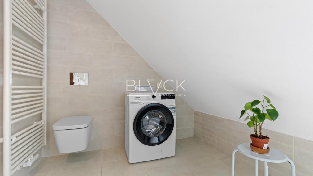 BLVCK - Reklama na ticho. A svetlo