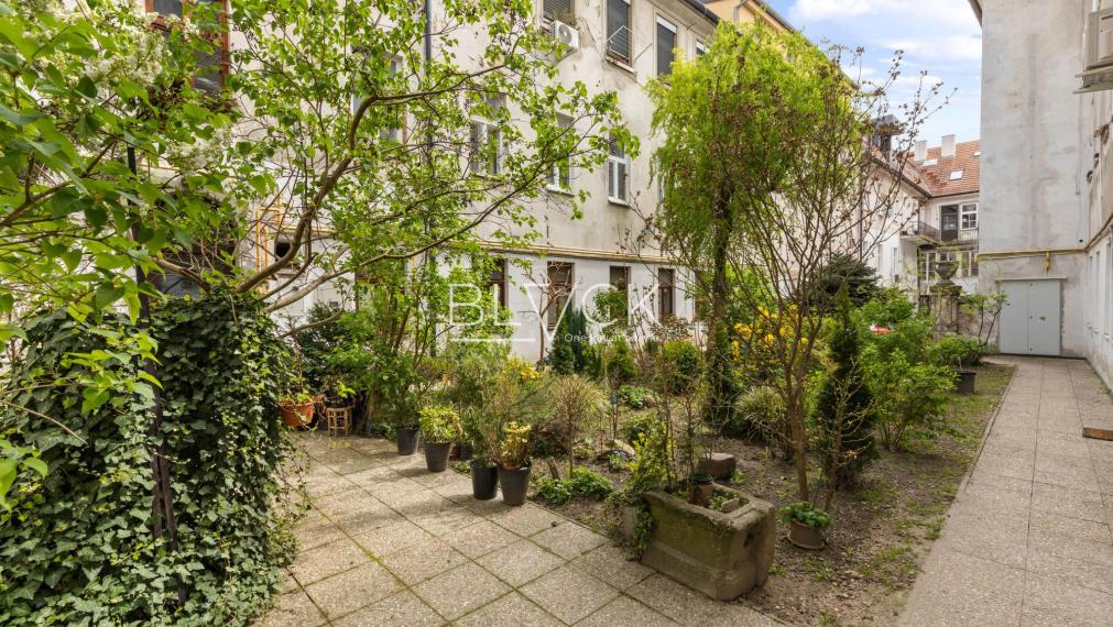 BLVCK - Reklama na ticho. A svetlo