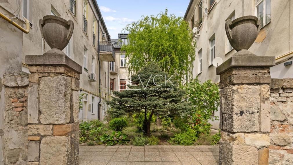 BLVCK - Reklama na ticho. A svetlo