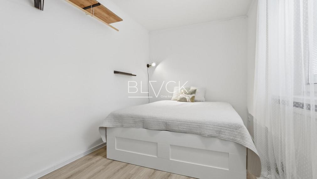 BLVCK — Nivy. Tehla. Zelený dvor.