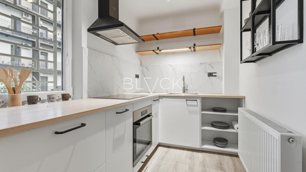 BLVCK — Nivy. Tehla. Zelený dvor.