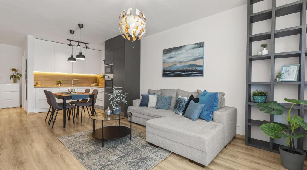 BLVCK - Bývanie vo vinohradoch a do mesta na bajku? Tento 2-izbák pod Karpatmi čaká na teba.