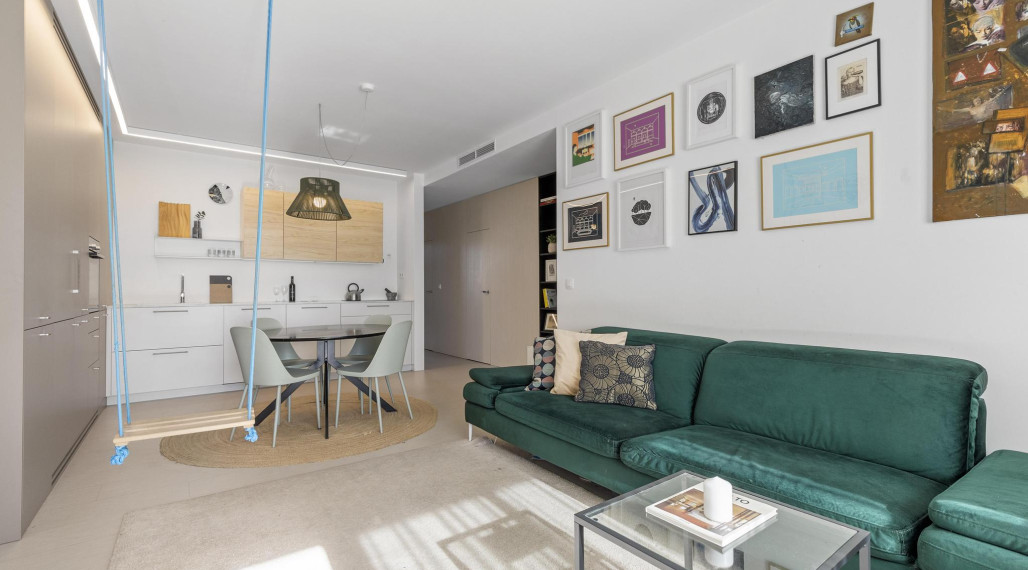 BLVCK - Slnečnice. Hotový produkt za cenu holobytu