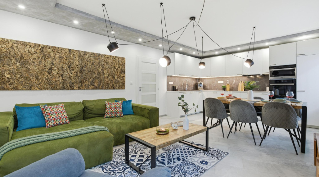 BLVCK - Nivy. Veľký byt. Malé starosti.