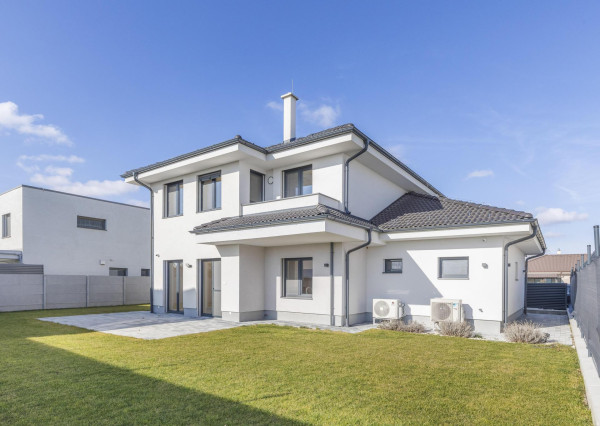 BLVCK - Dom, kde neurčuješ len interiér, ale aj pravidlá.