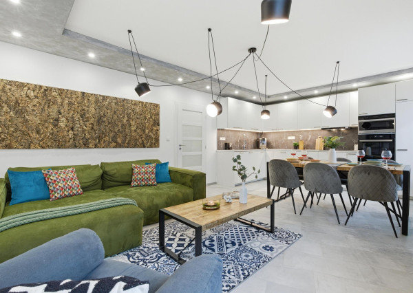 BLVCK - Nivy. Veľký byt. Malé starosti.